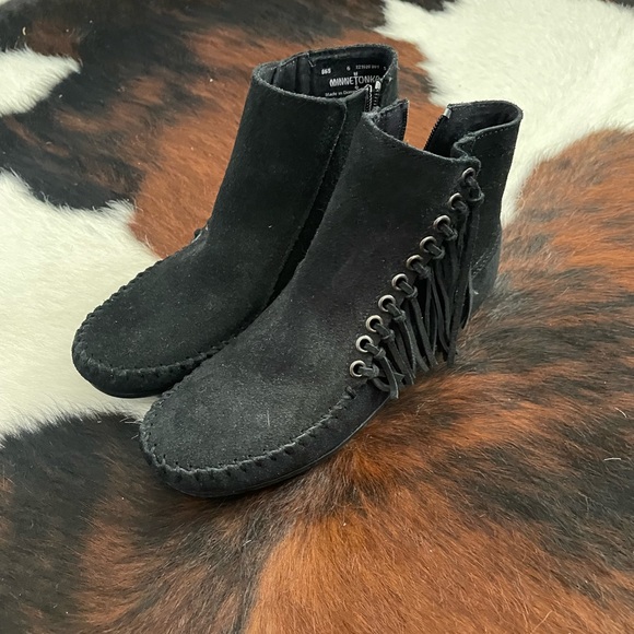 Minnetonka Black Suede Booties - Picture 2 of 3